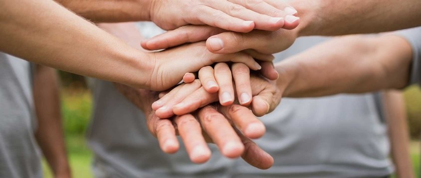 Top 10 Keynote Speakers Who Donate their Speaking Fees to Charity