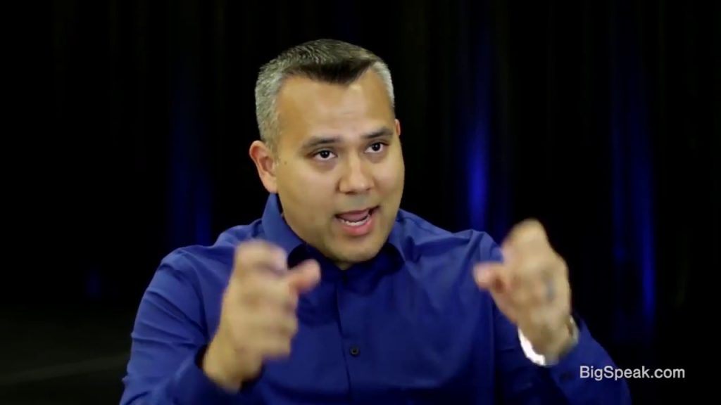 Keynote Speaking with Social Selling Training – Mario Martinez Jr