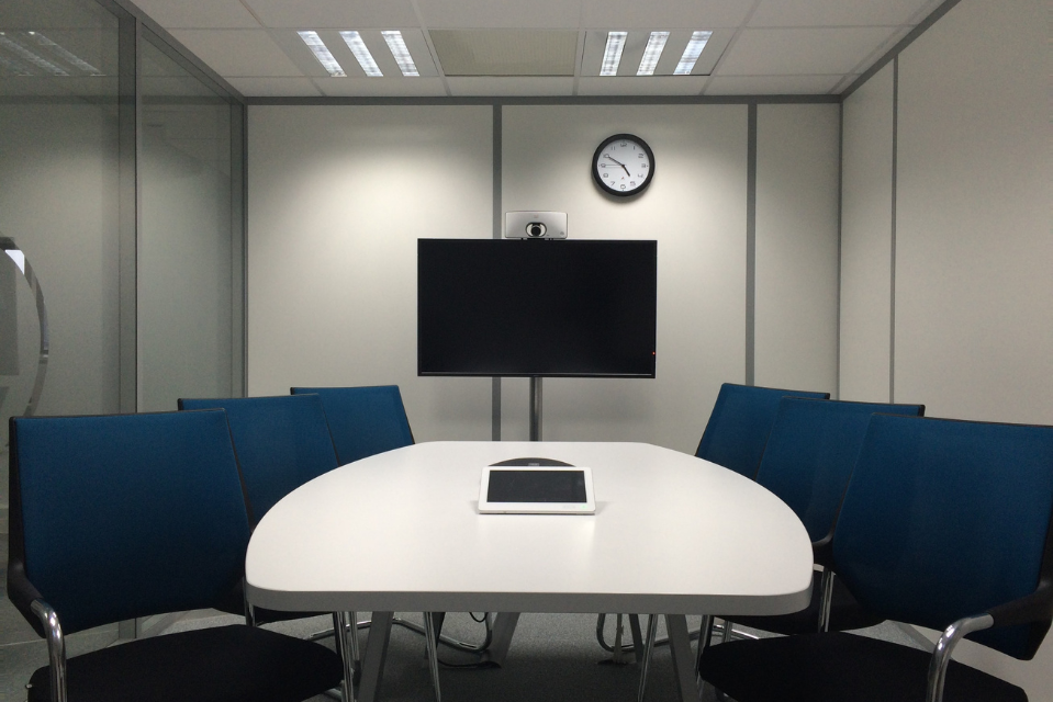 How to Make Your Sales Kickoff Meeting Memorable with a Guest Speaker