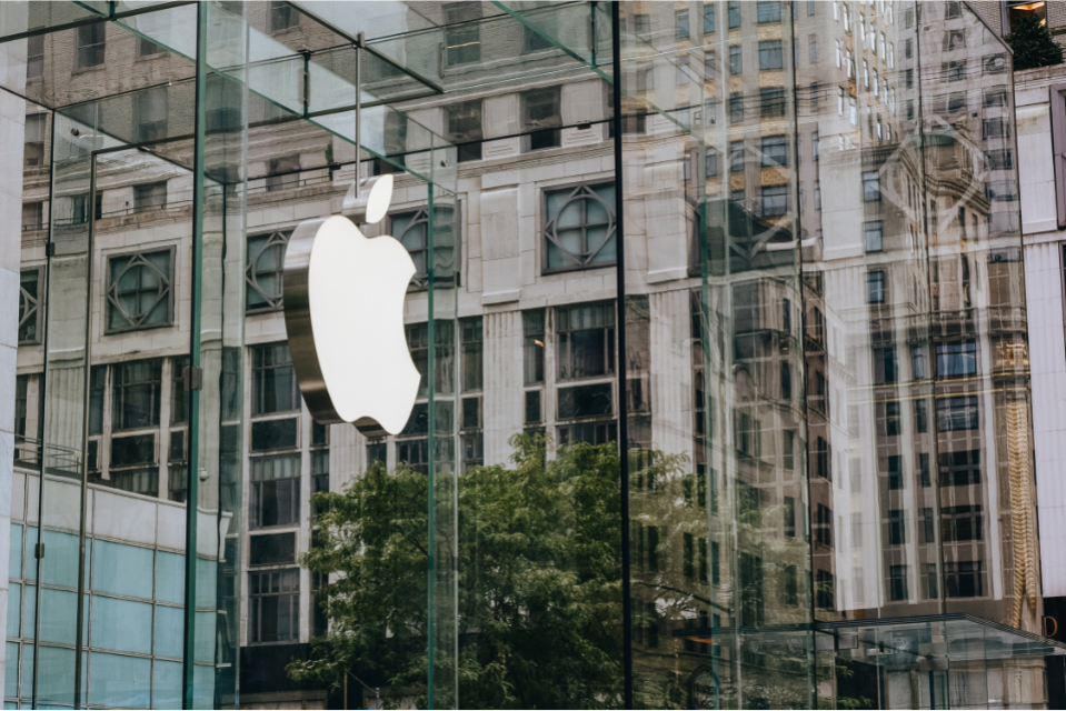 Top Keynote Speakers Who Worked With Apple