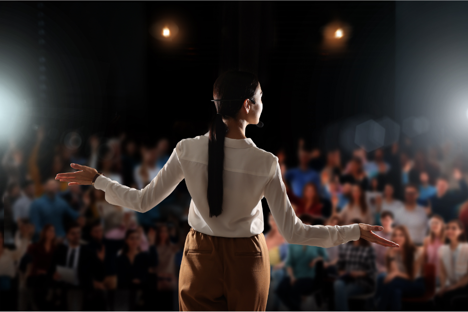 Well Known Conference Keynote Speakers to Make Your Event a Success