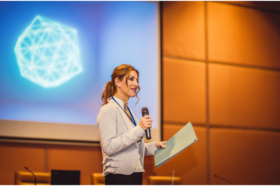 What is the purpose of a keynote speaker?